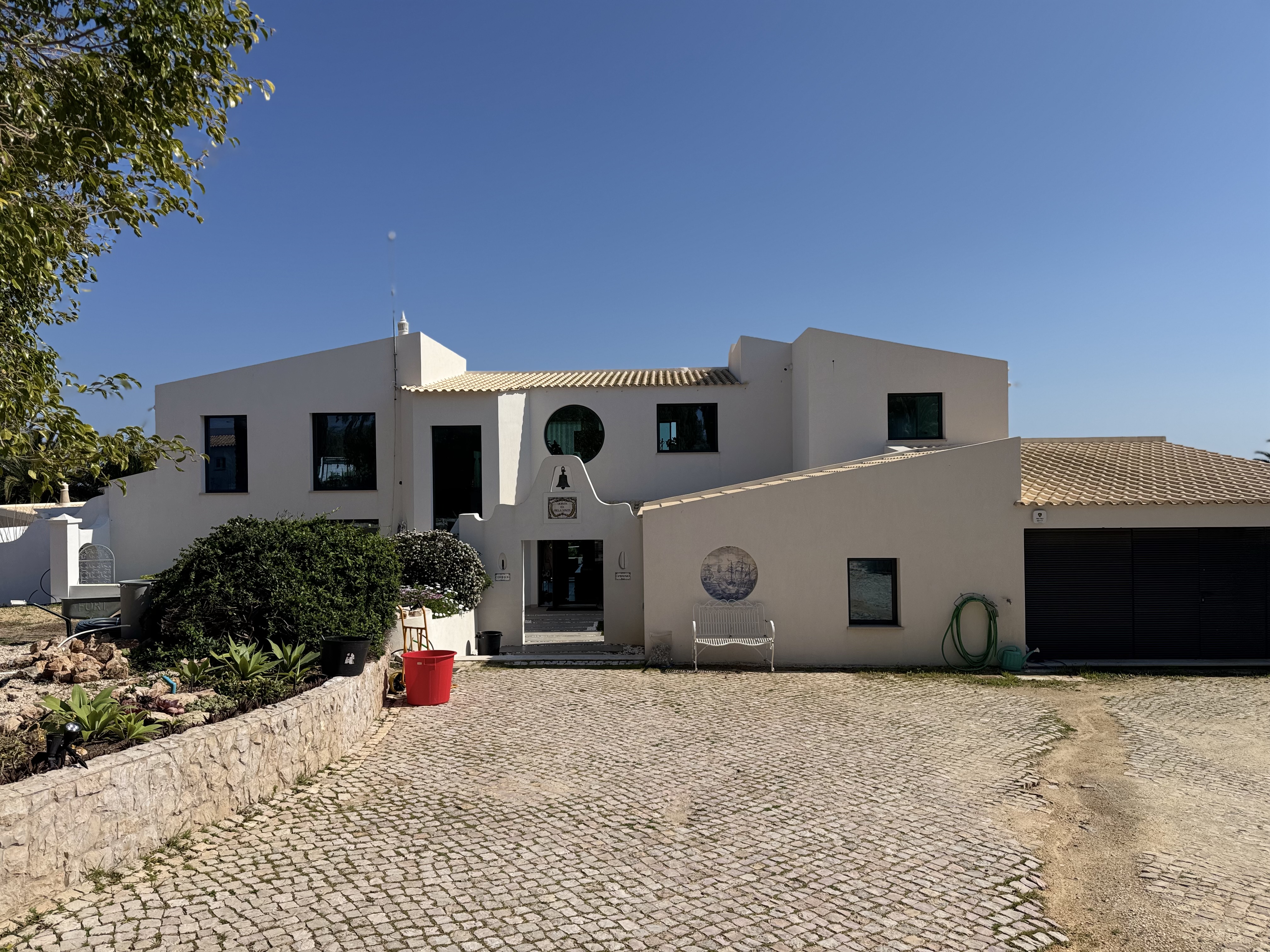 Moradia em Lagos · Remodelação Total, project cover